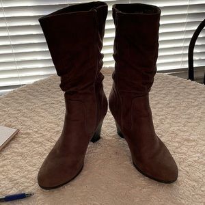 White Mountain Brown Suede Like Boots